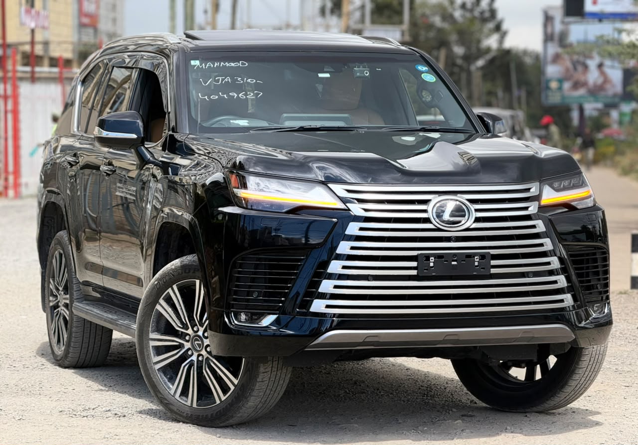 LEXUS LX600