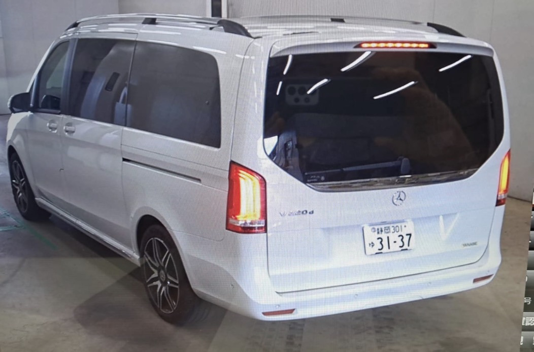 Vehicle photo 4