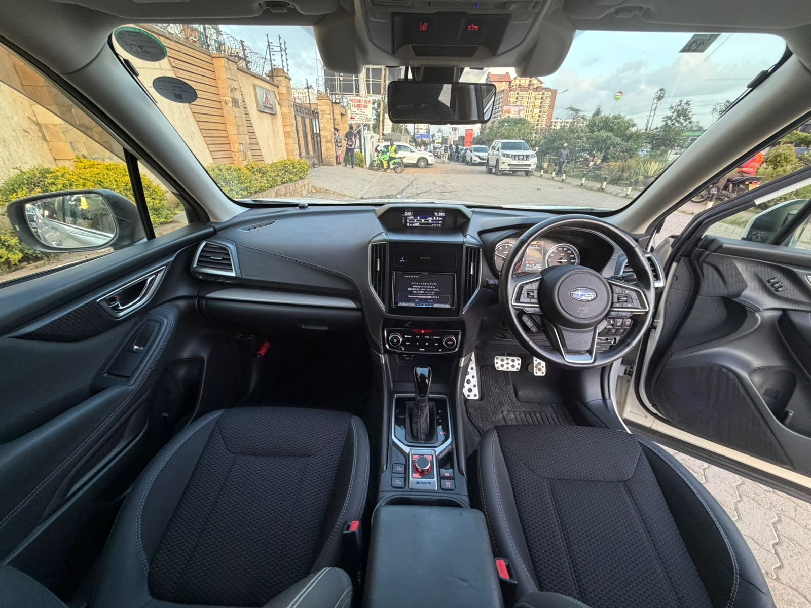 Vehicle photo 7