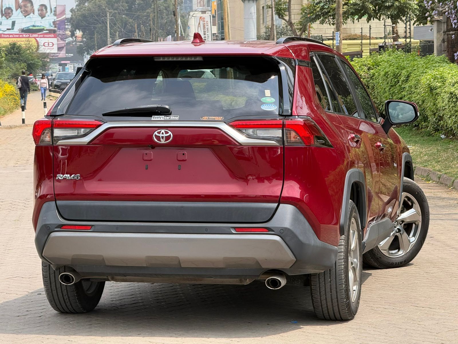 Vehicle photo 4