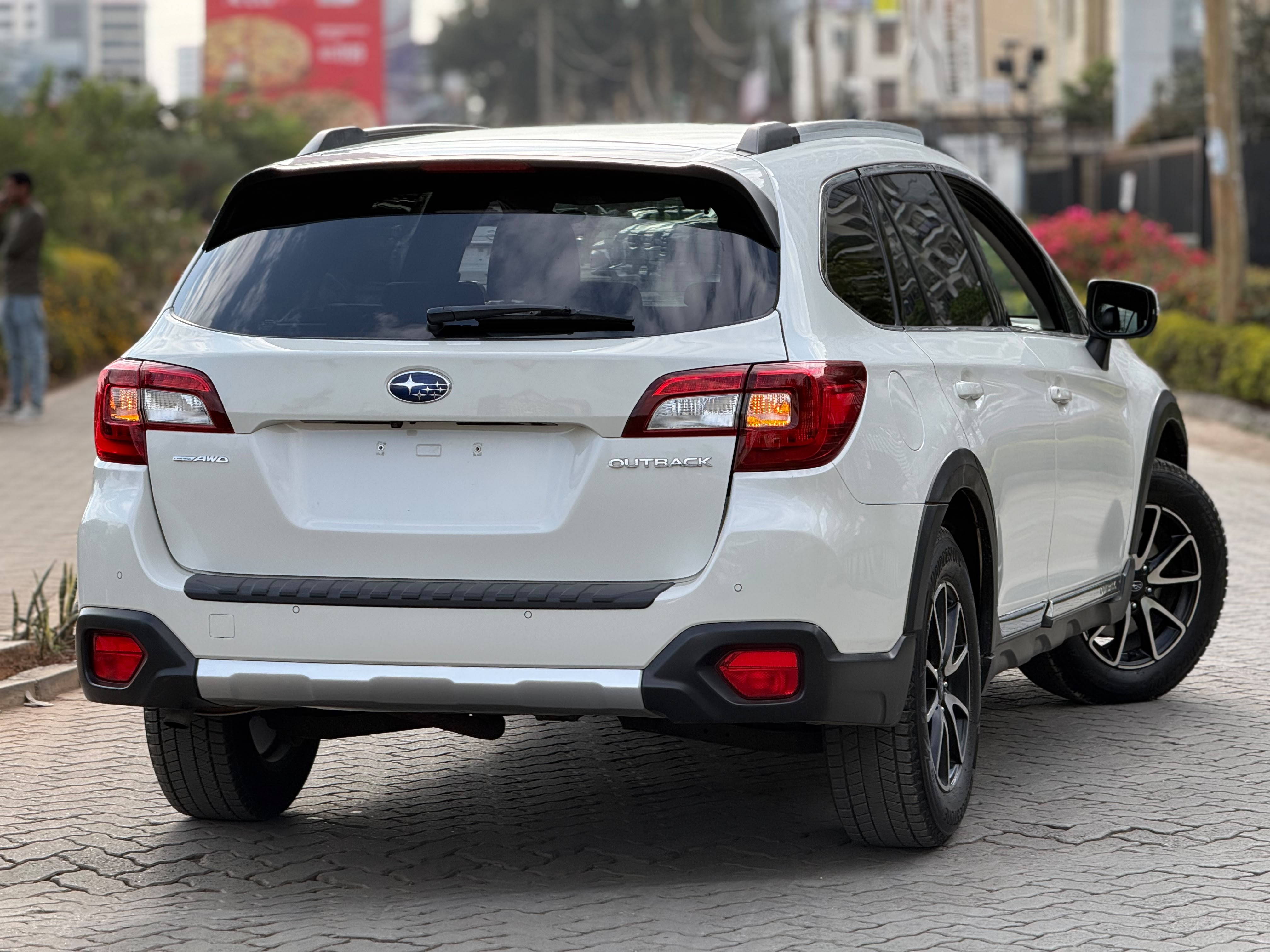 Vehicle photo 7