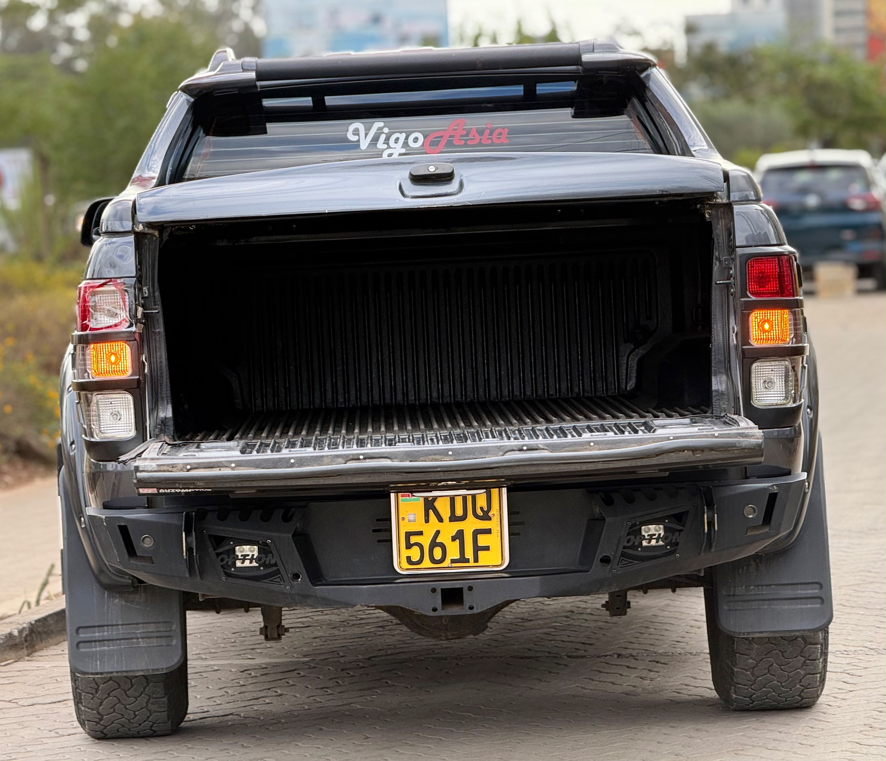 Vehicle photo 4