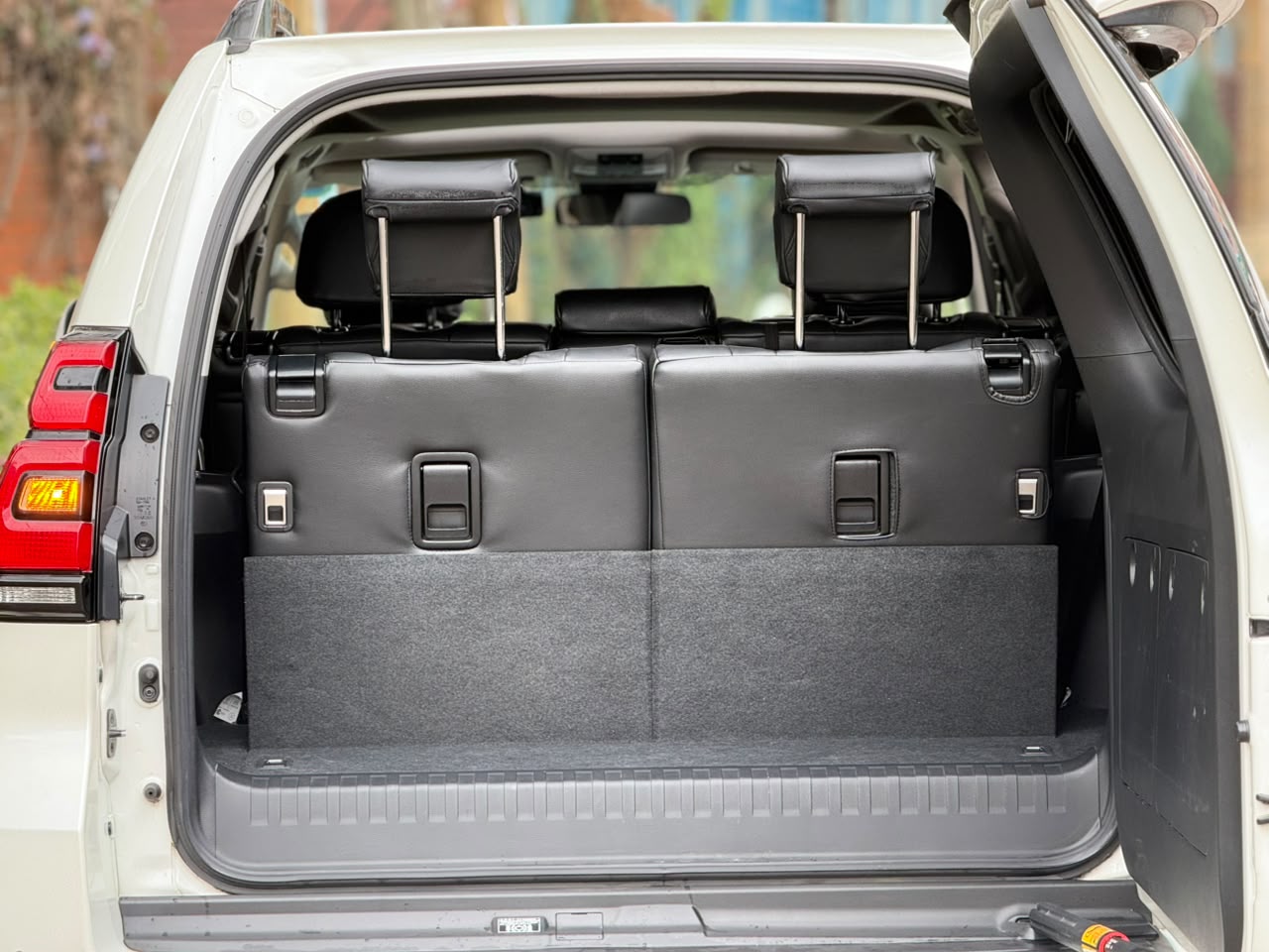 Vehicle photo 8