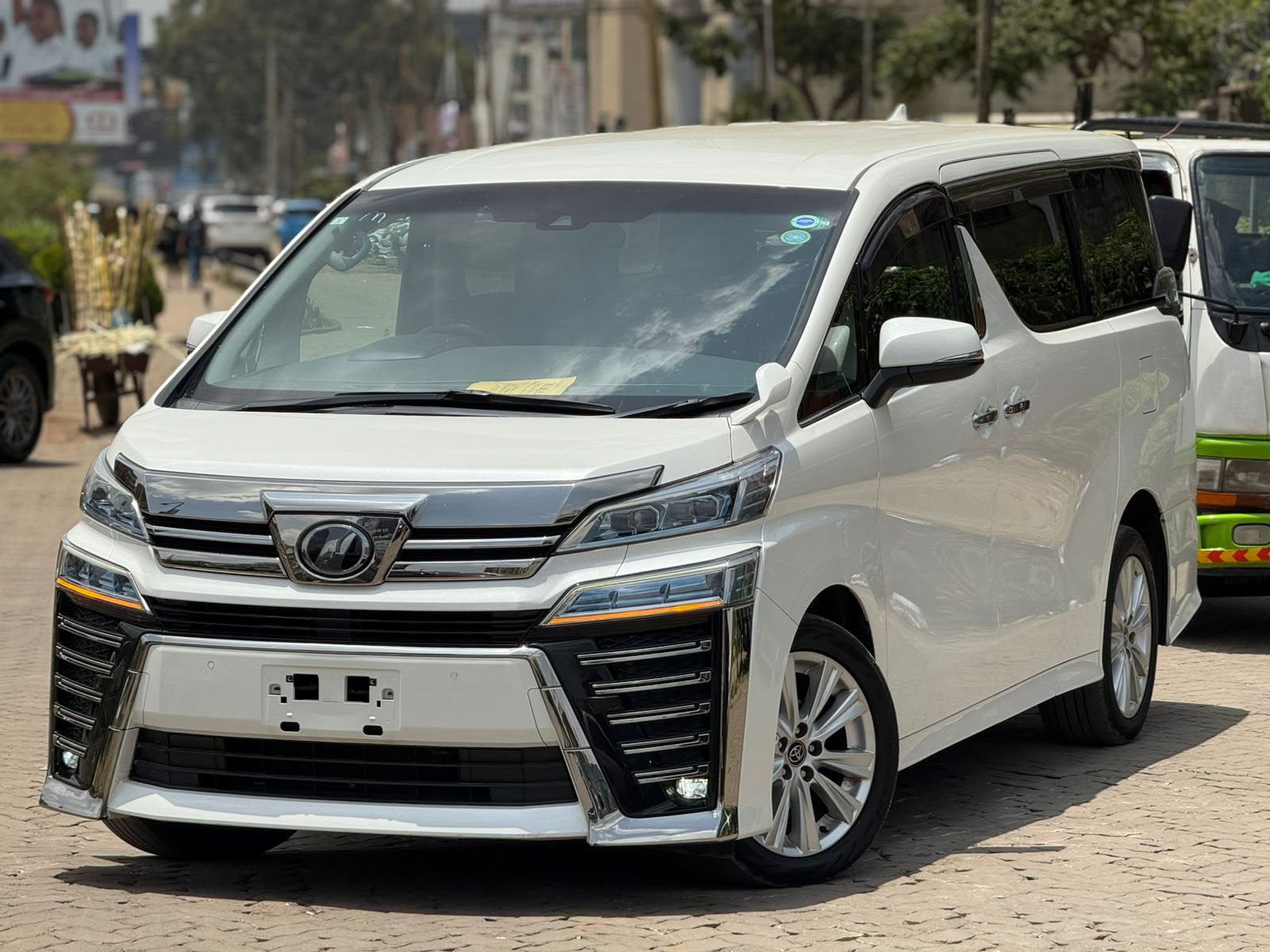 Vehicle photo 3