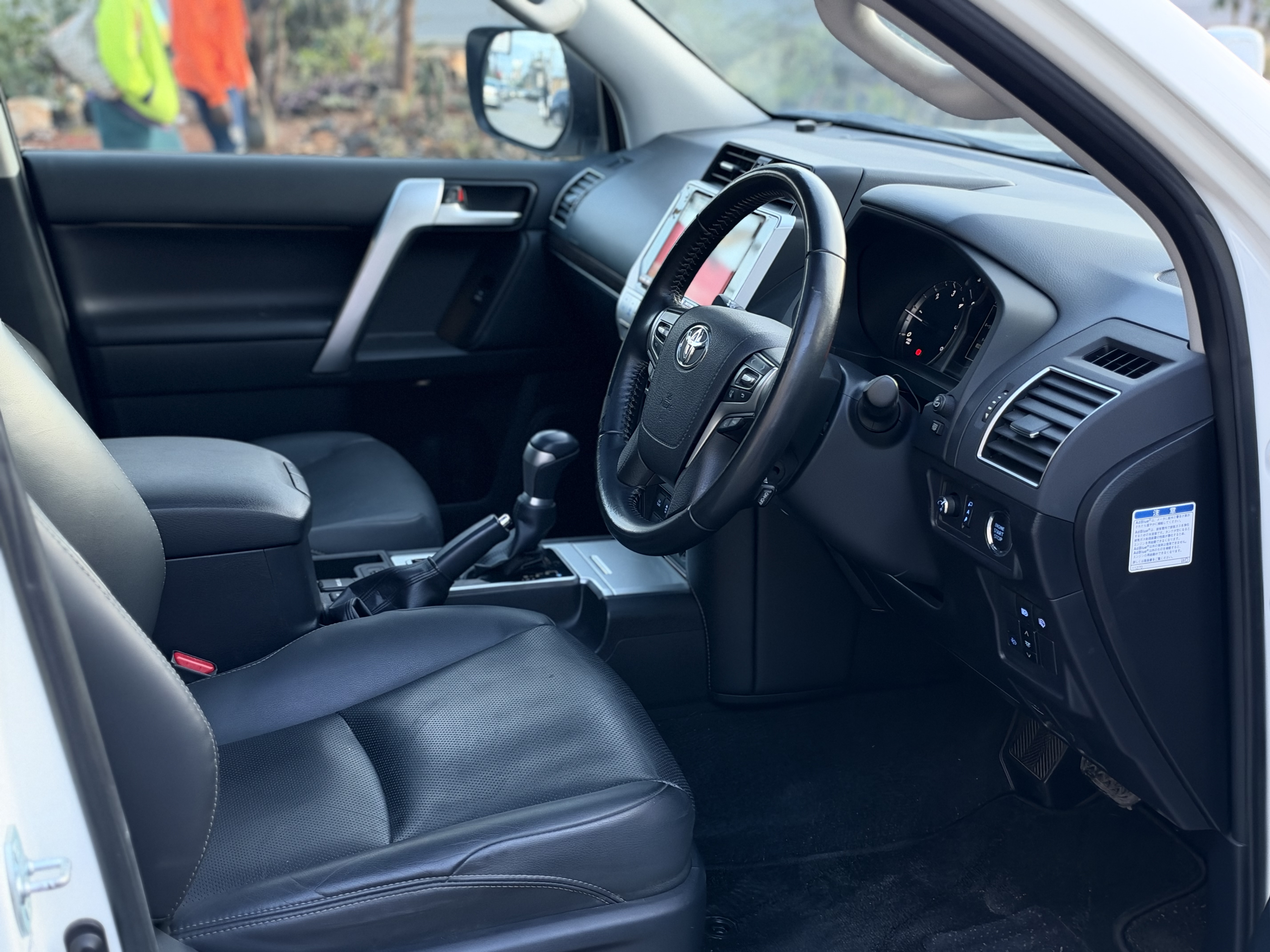 Vehicle photo 5