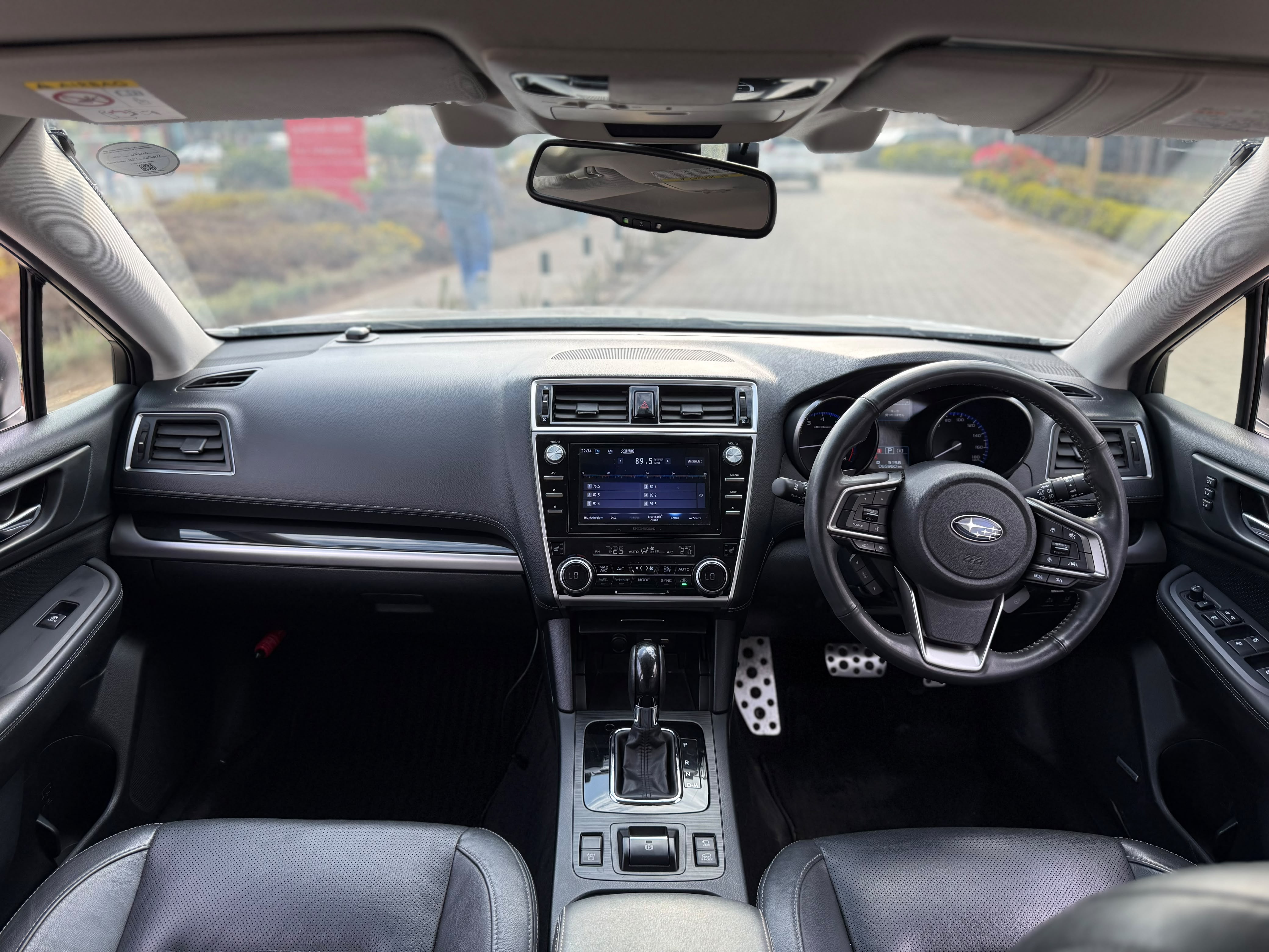 Vehicle photo 6