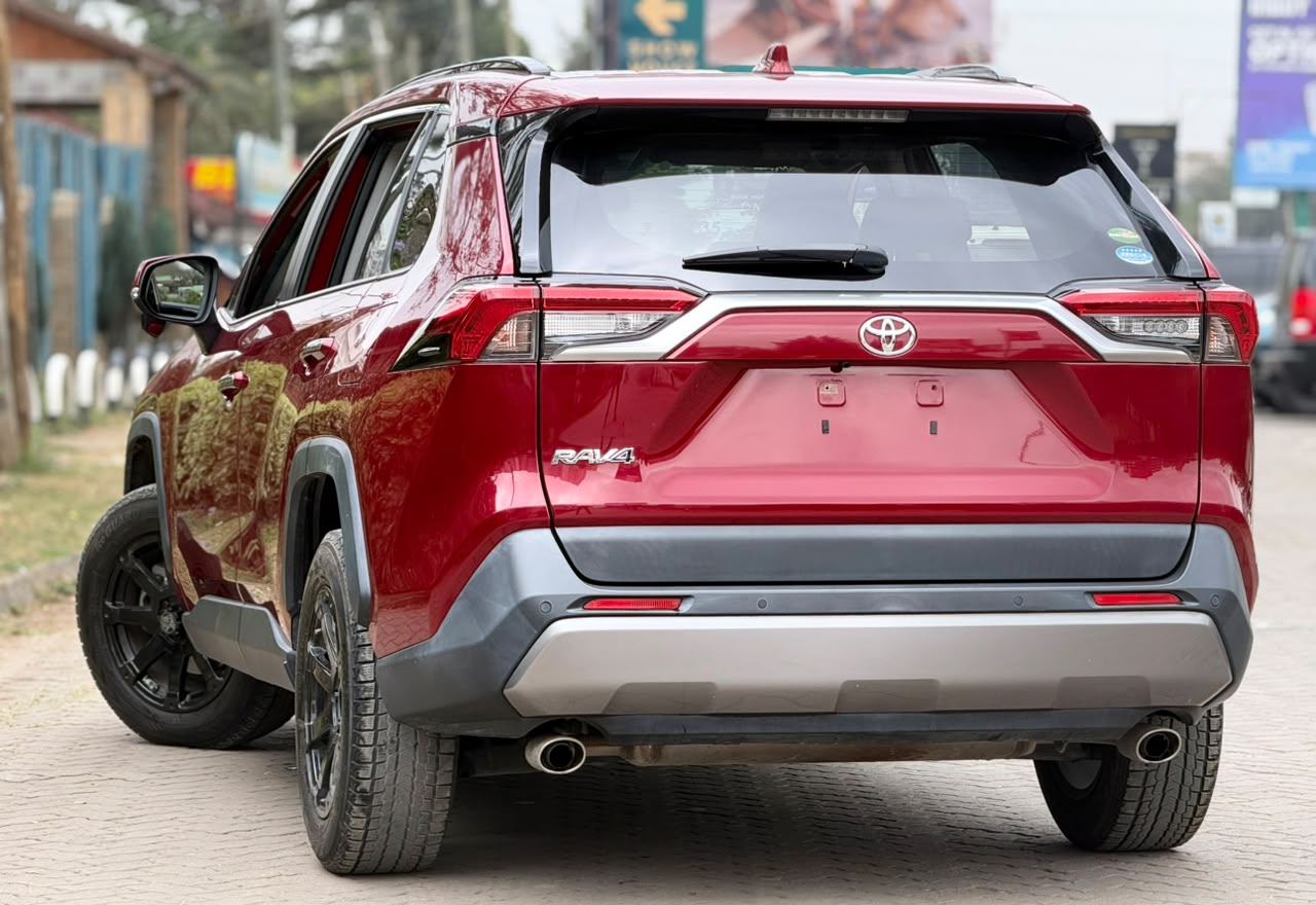 Vehicle photo 2