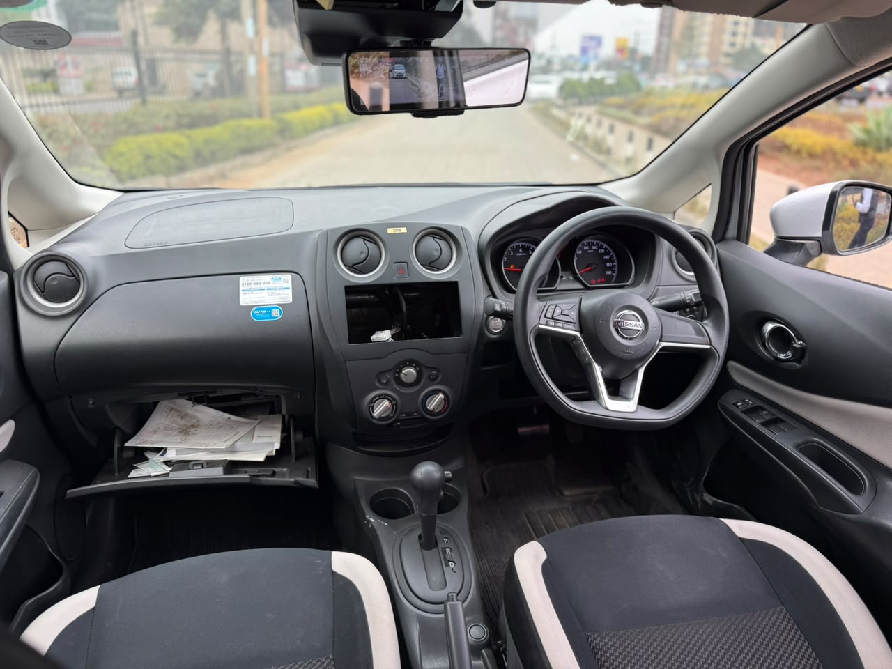 Vehicle photo 6