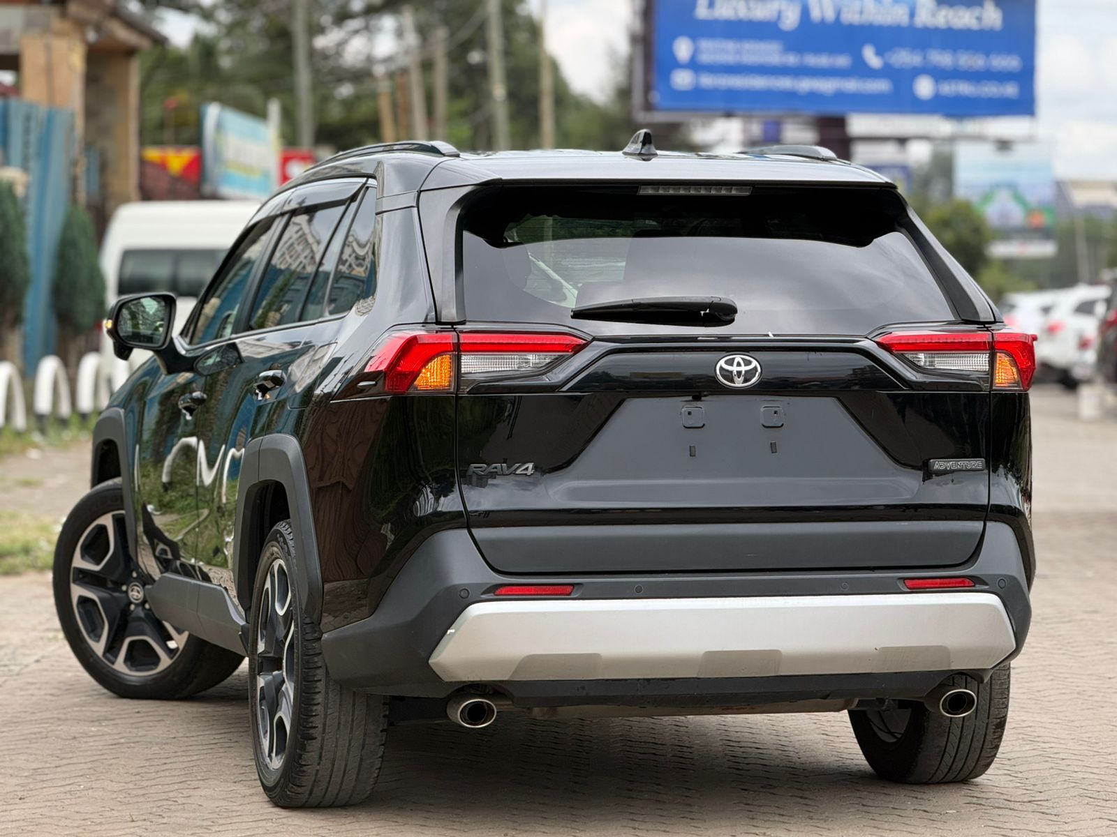 Vehicle photo 2