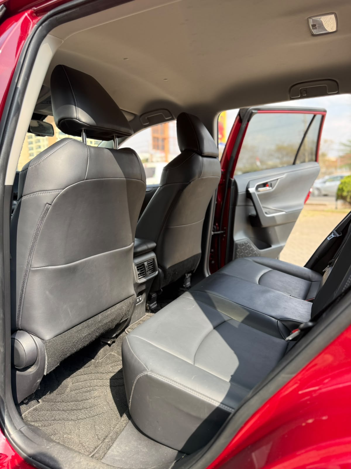 Vehicle photo 6