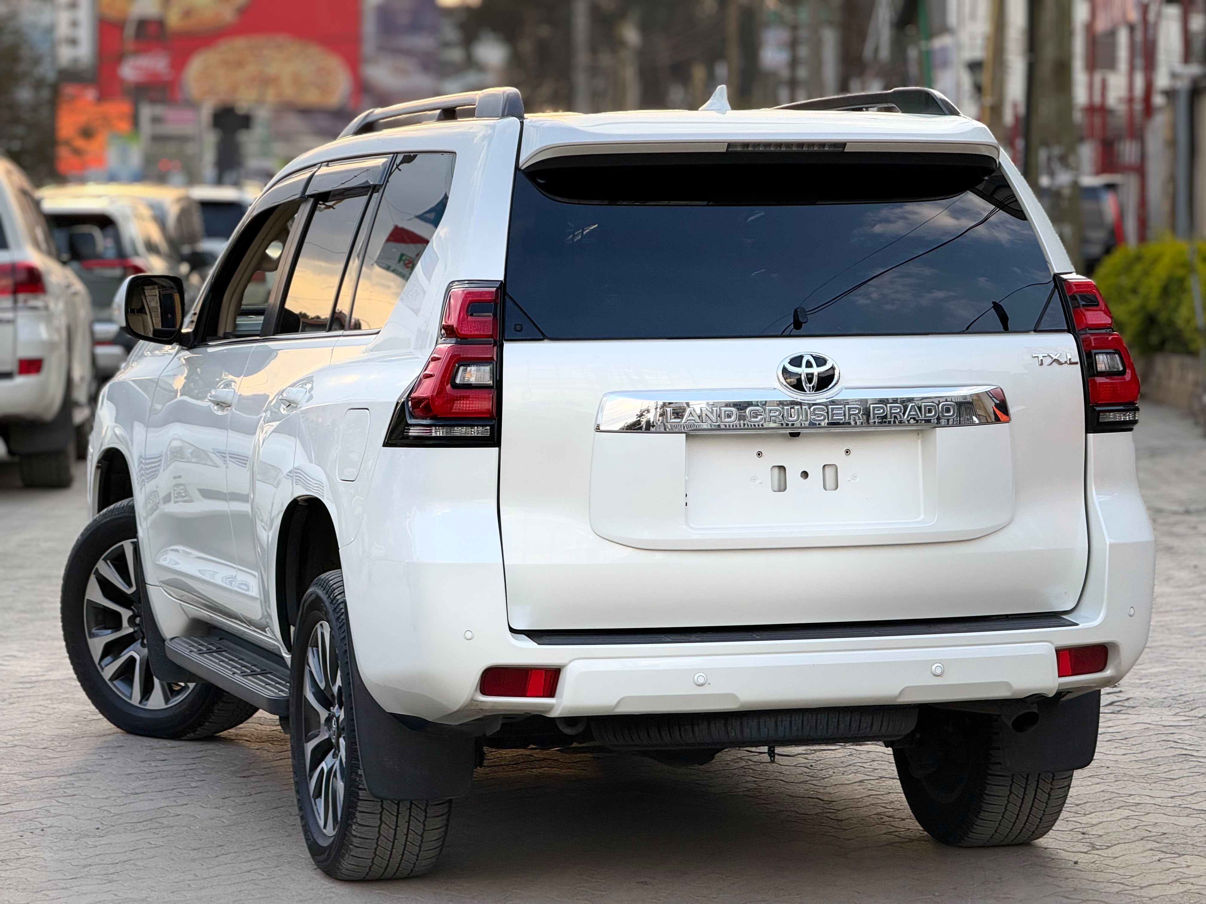 Vehicle photo 4