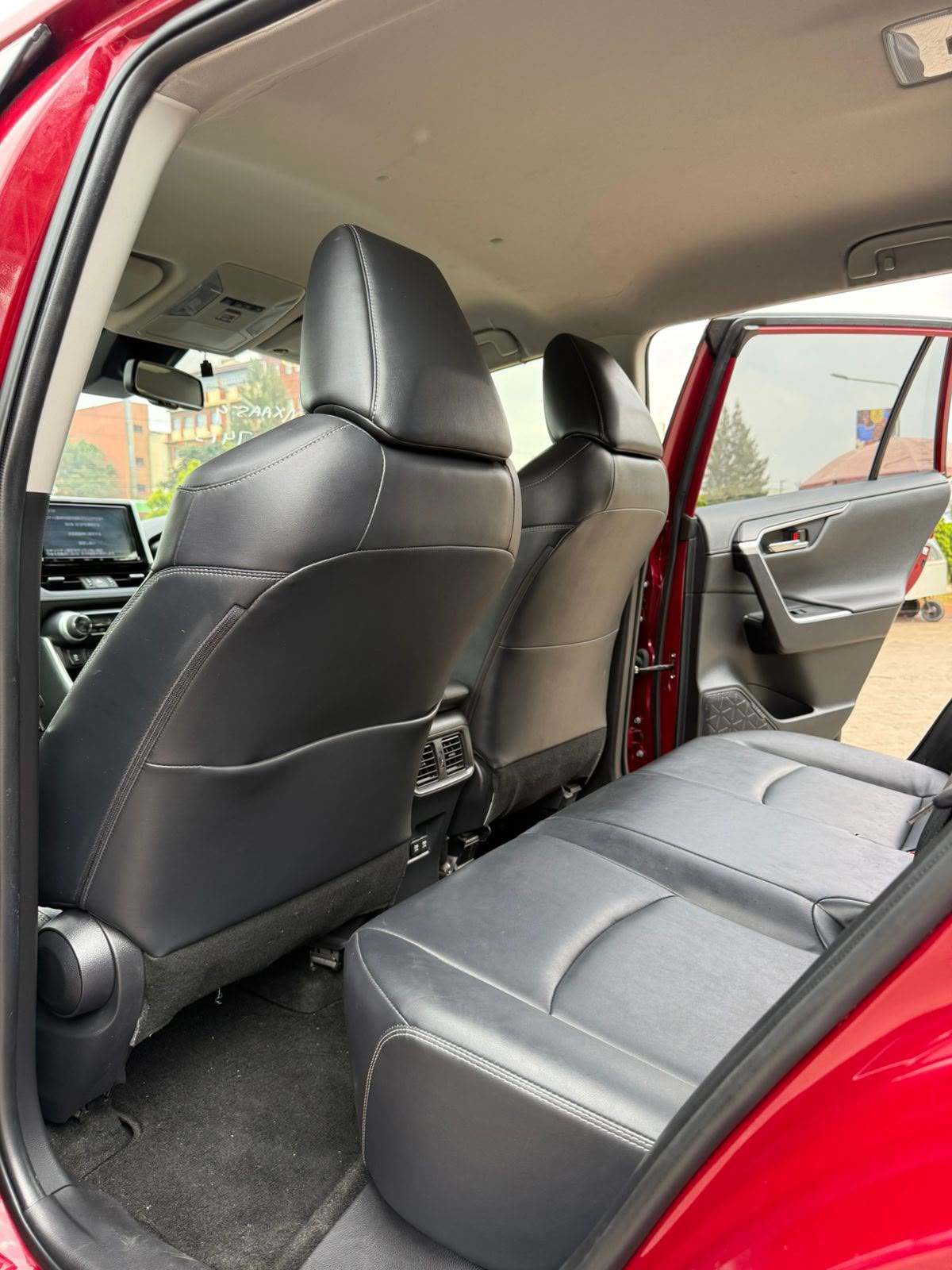 Vehicle photo 7