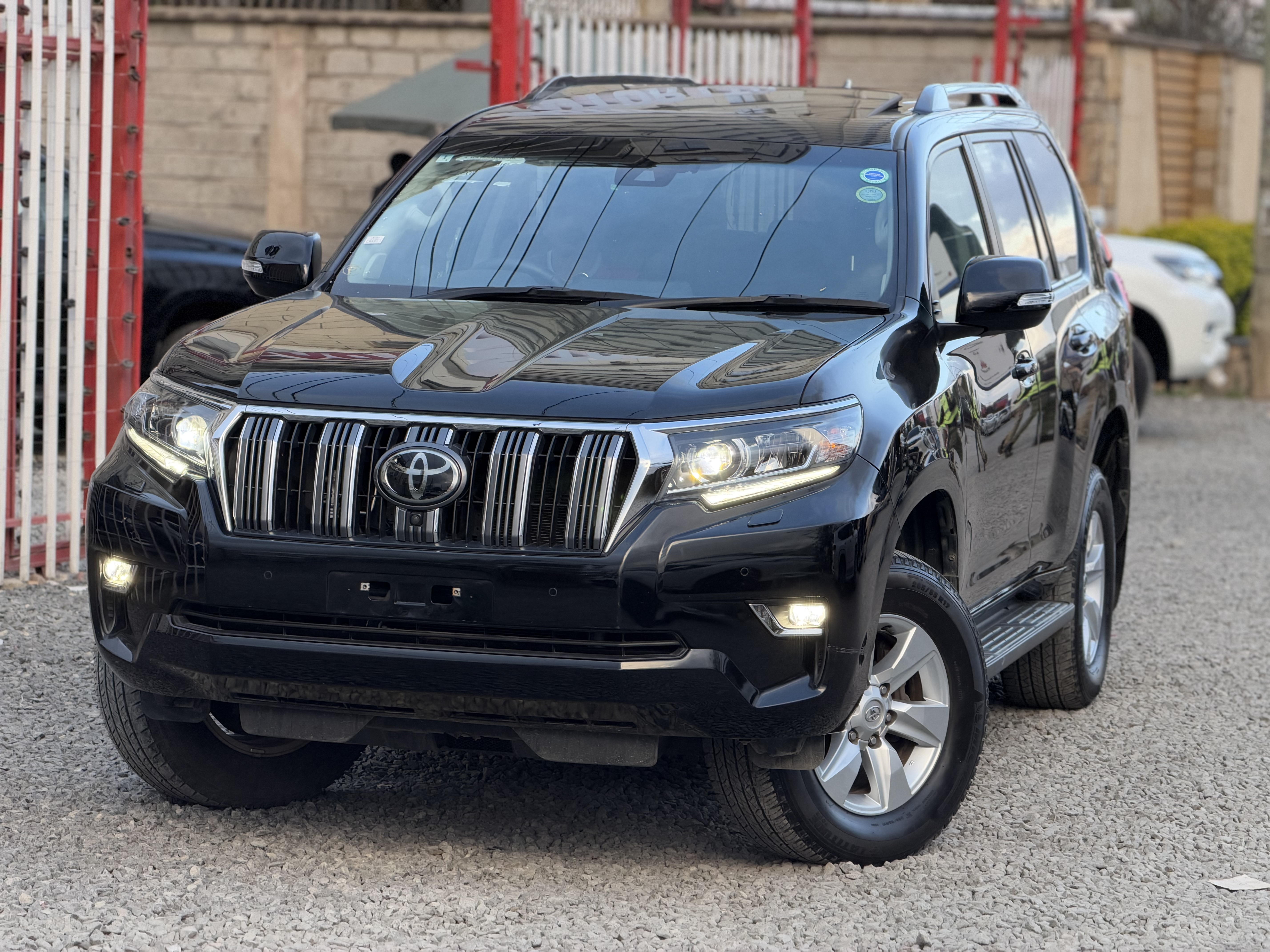Vehicle photo 3