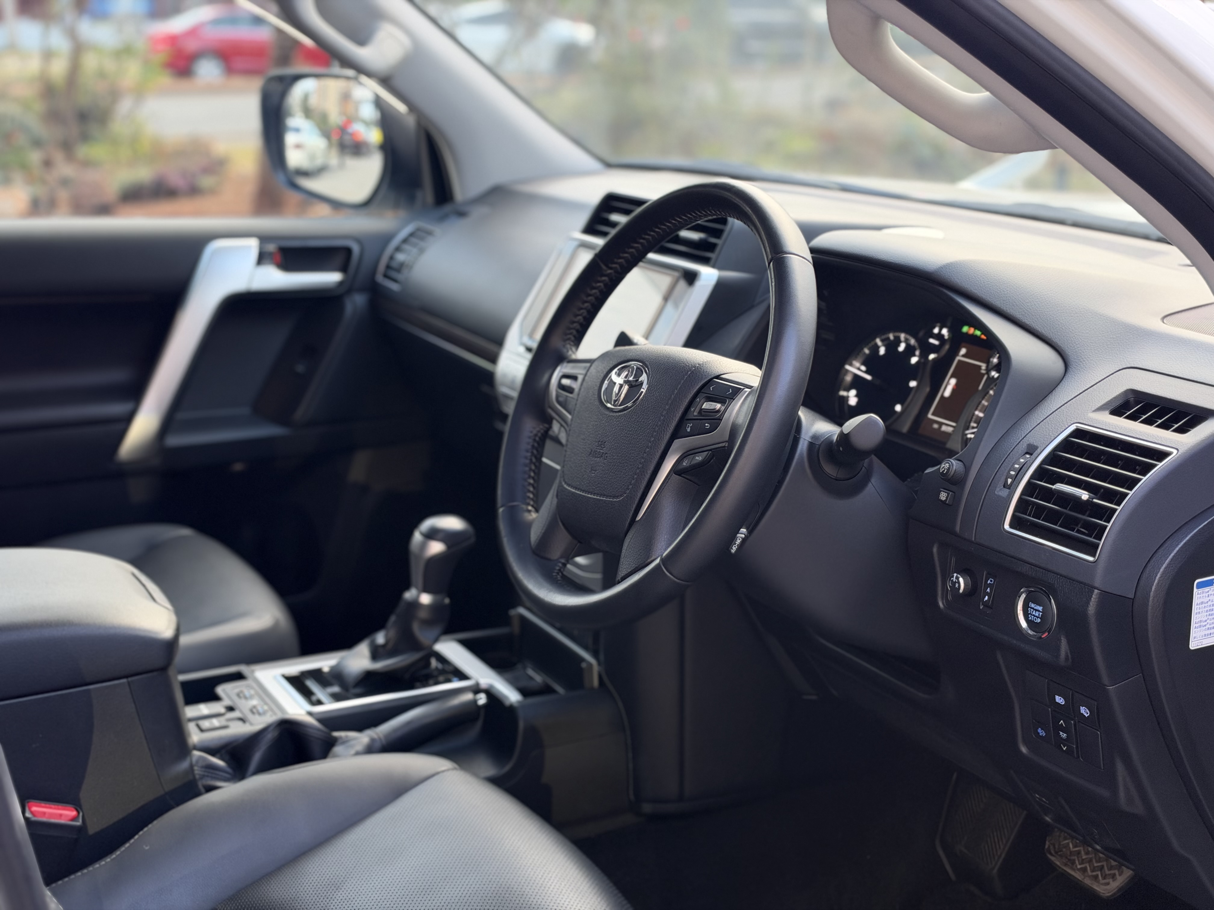 Vehicle photo 5