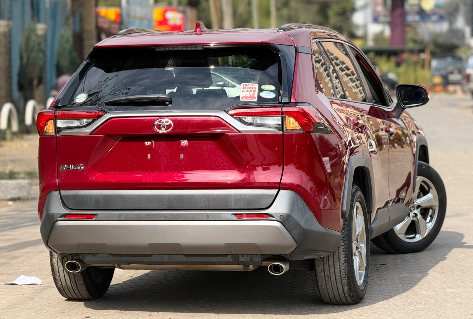 Vehicle photo 3