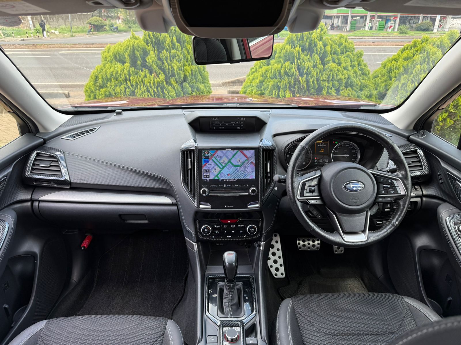 Vehicle photo 8