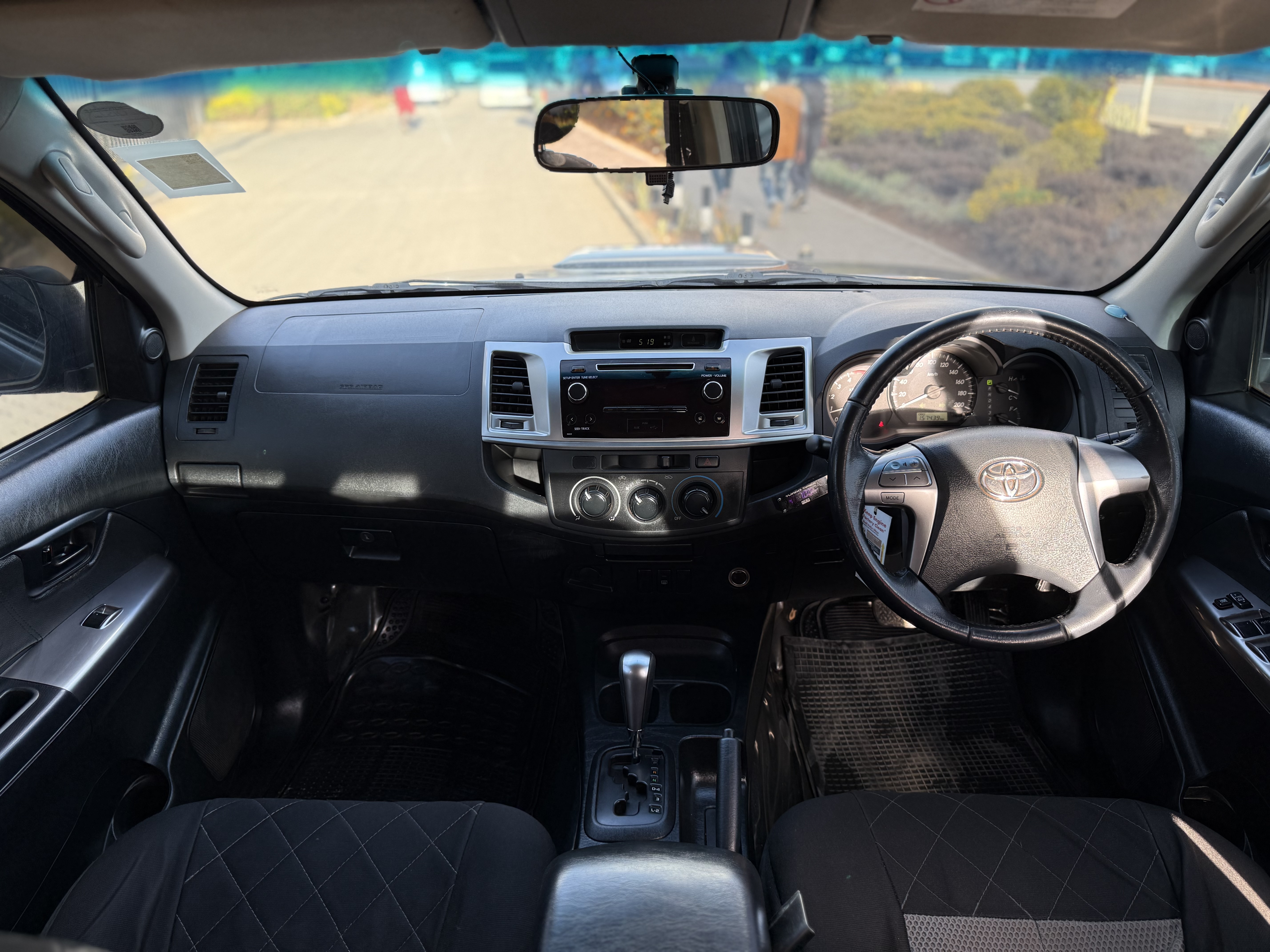 Vehicle photo 7