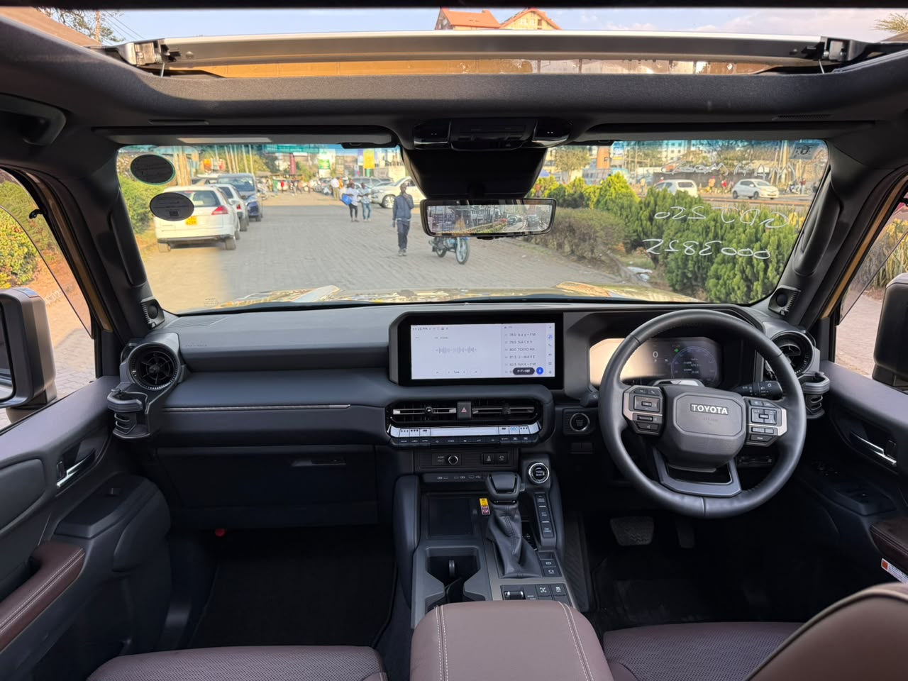 Vehicle photo 8