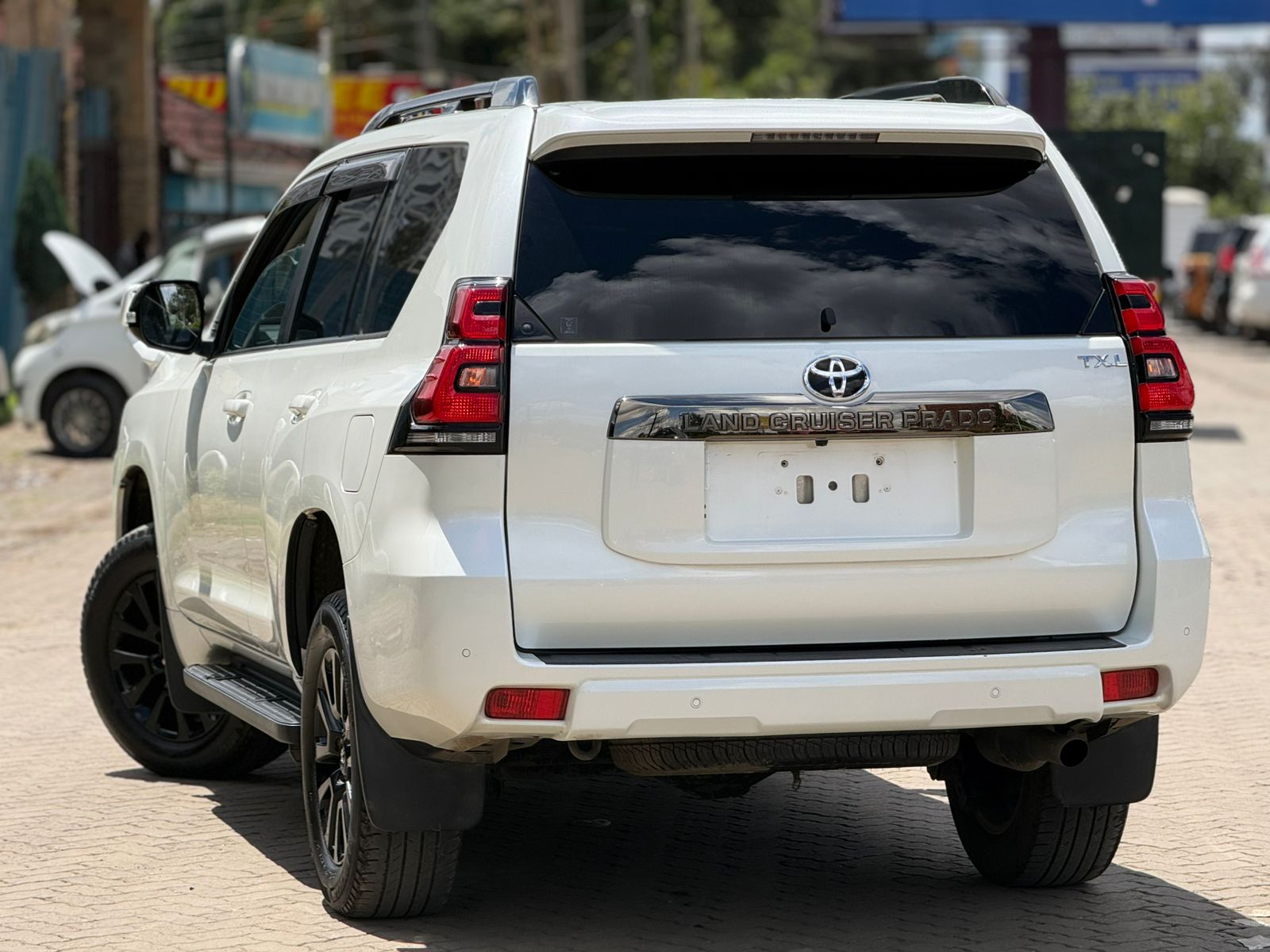Vehicle photo 2