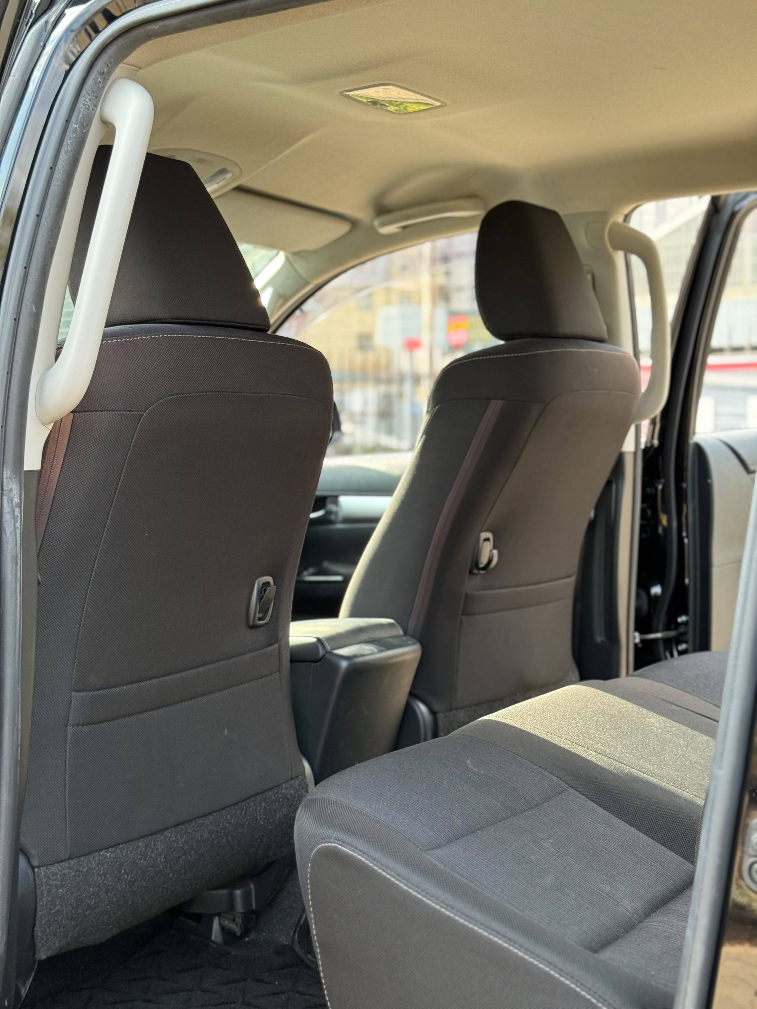 Vehicle photo 5