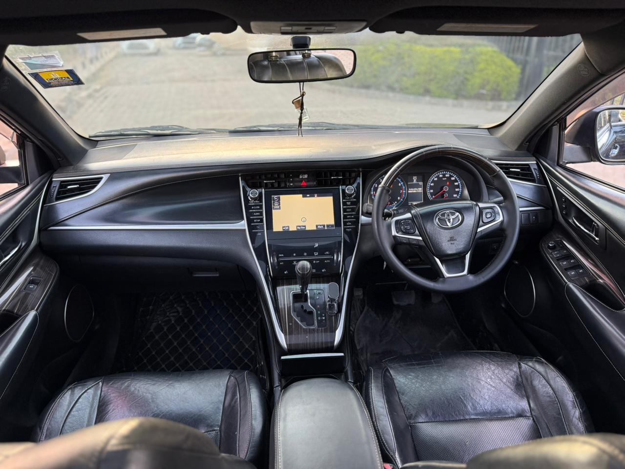 Vehicle photo 8