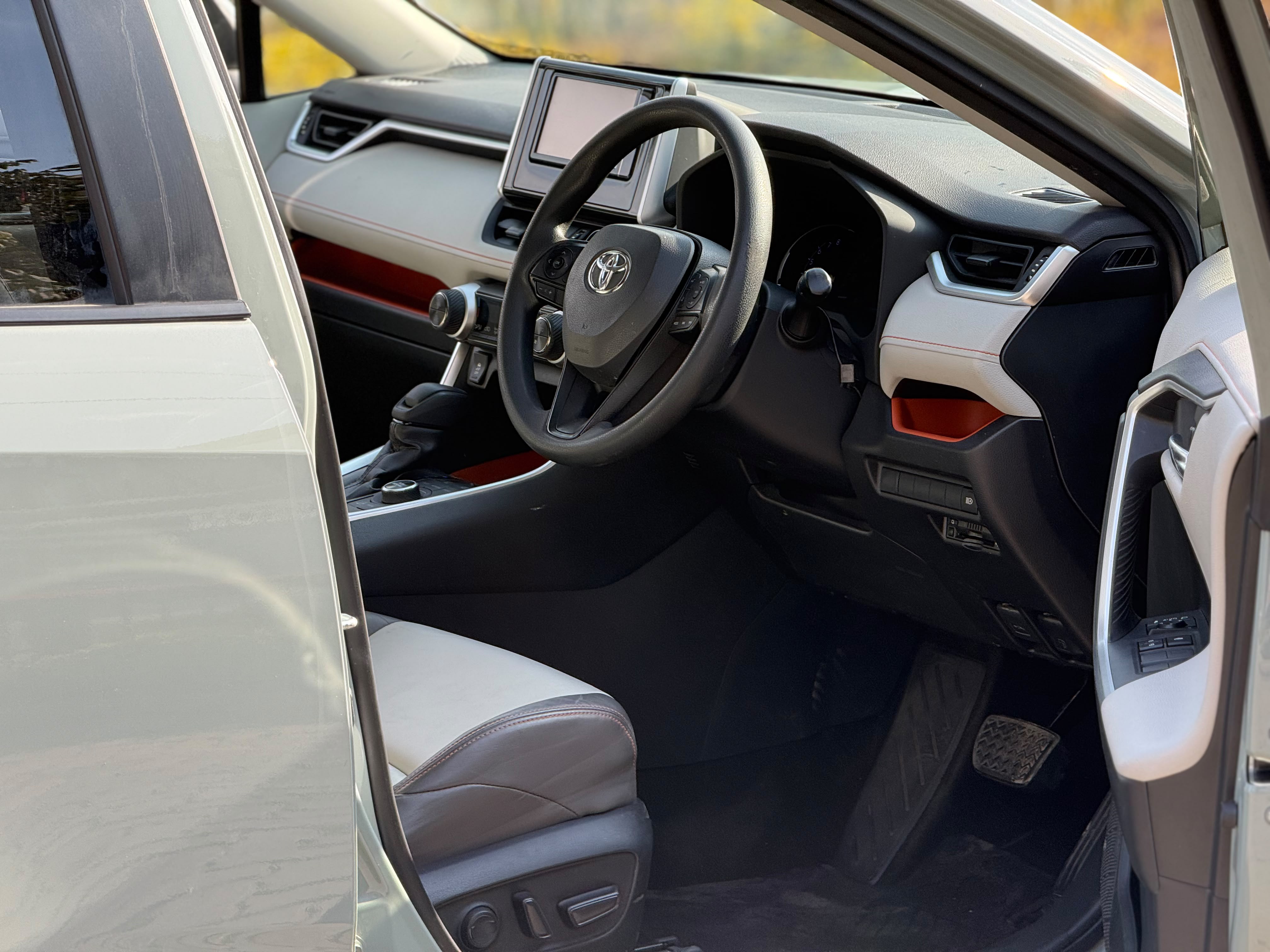 Vehicle photo 4
