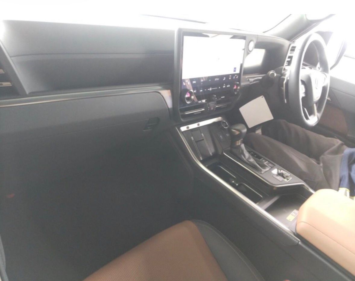 Vehicle photo 5