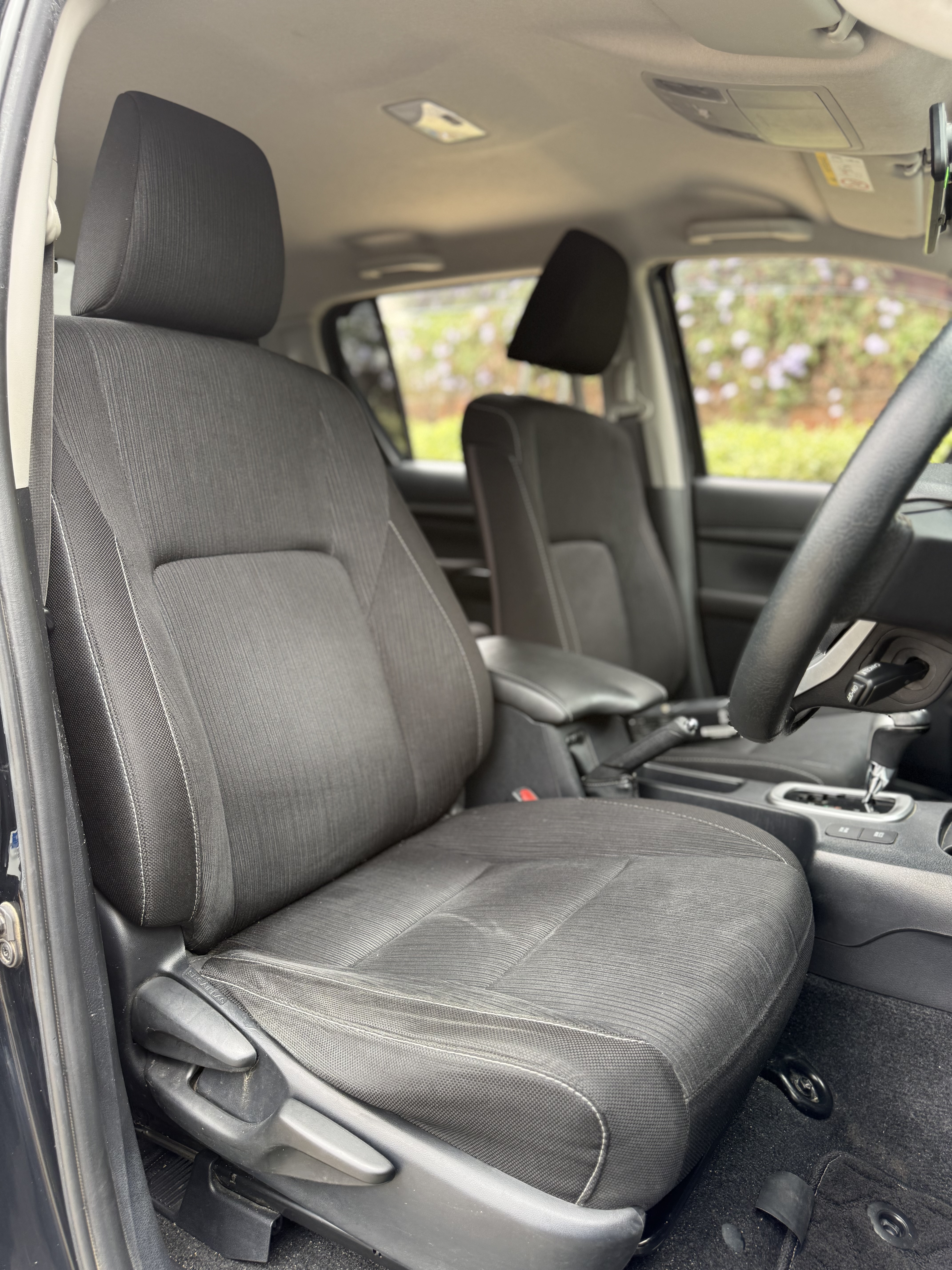 Vehicle photo 5