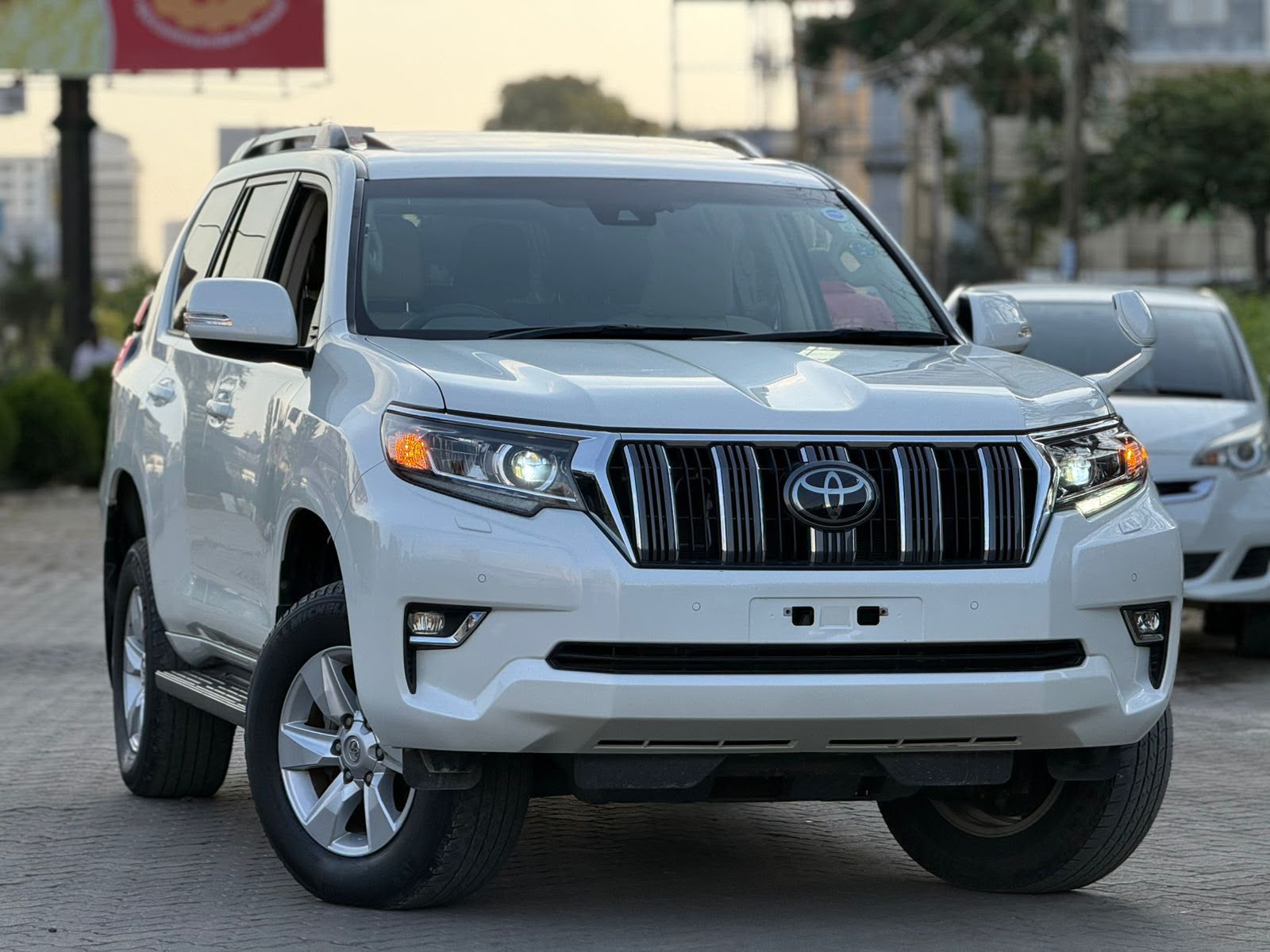 TOYOTA LANDCRUISER PRADO