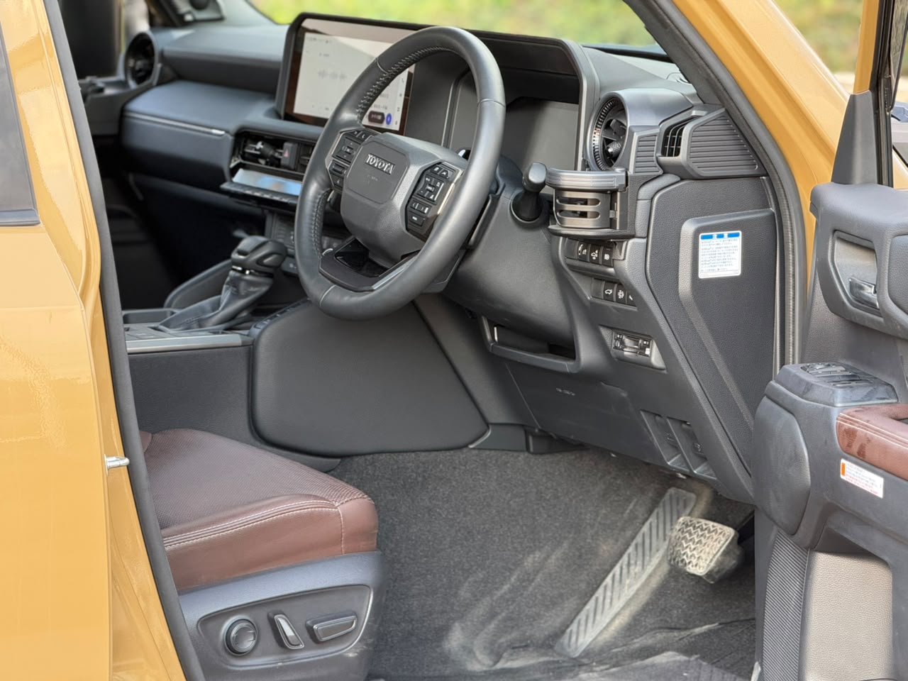 Vehicle photo 5