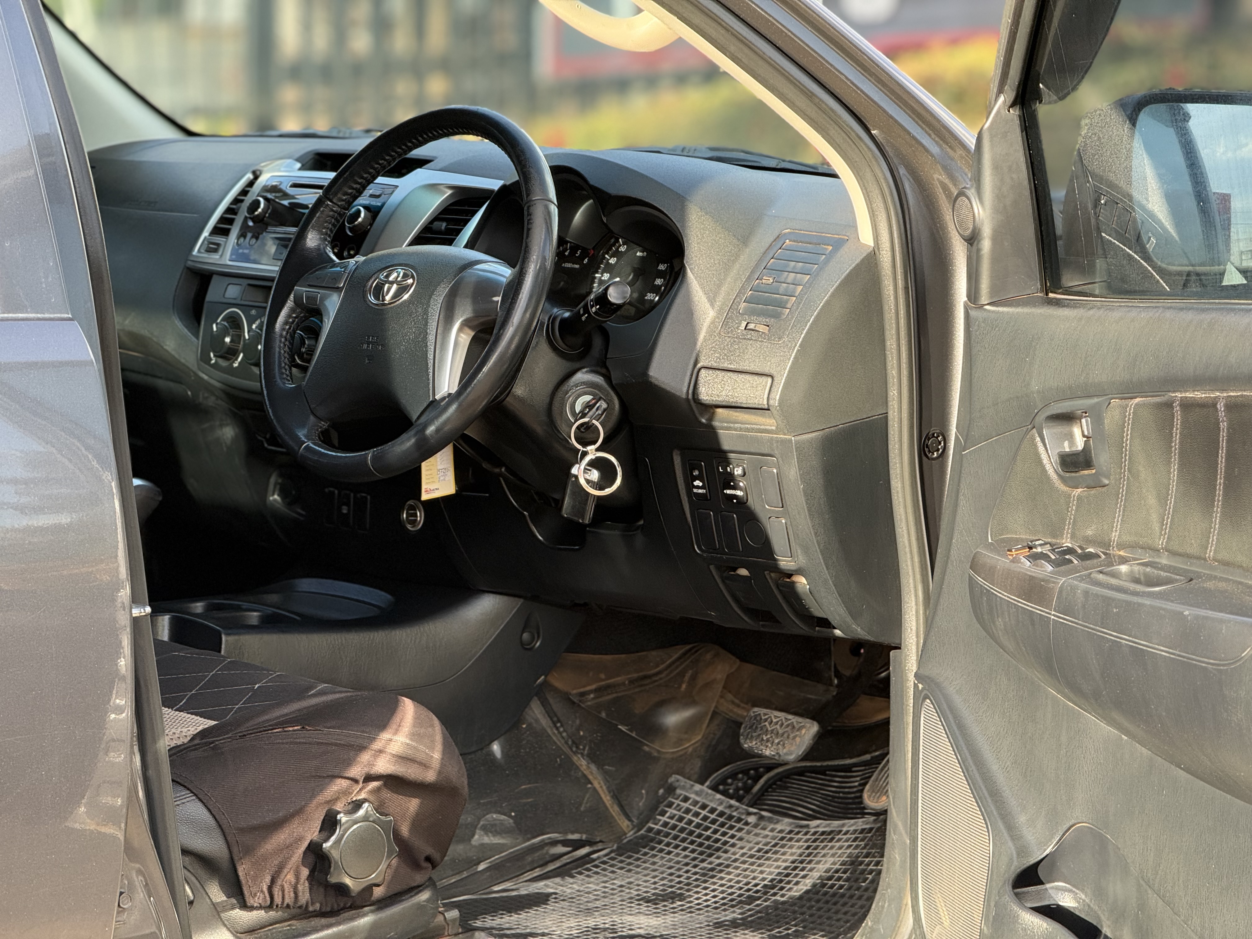 Vehicle photo 5