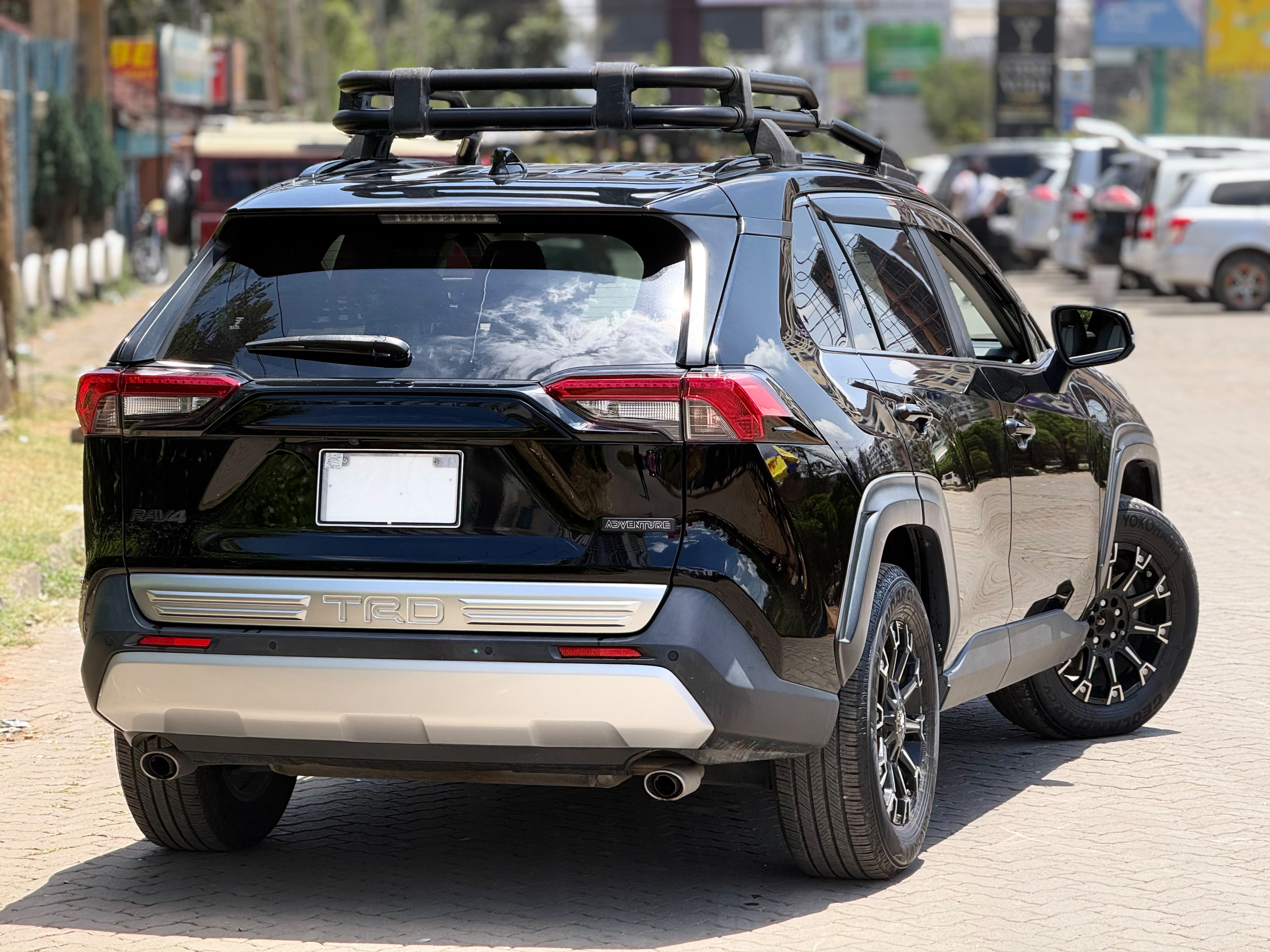 Vehicle photo 4