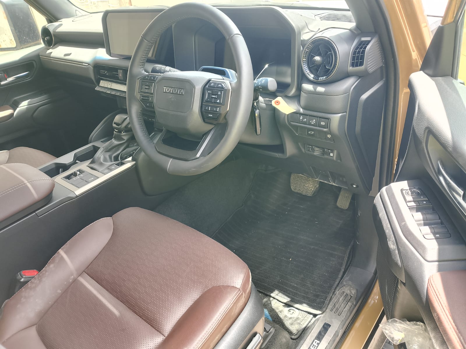 Vehicle photo 5