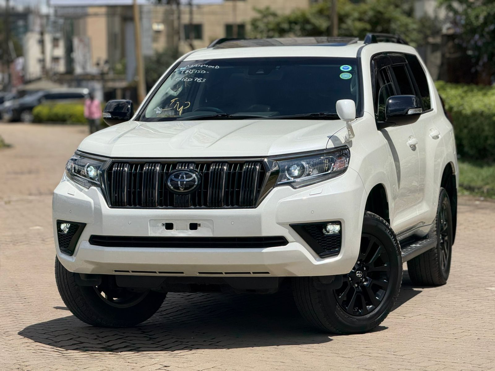 Vehicle photo 3