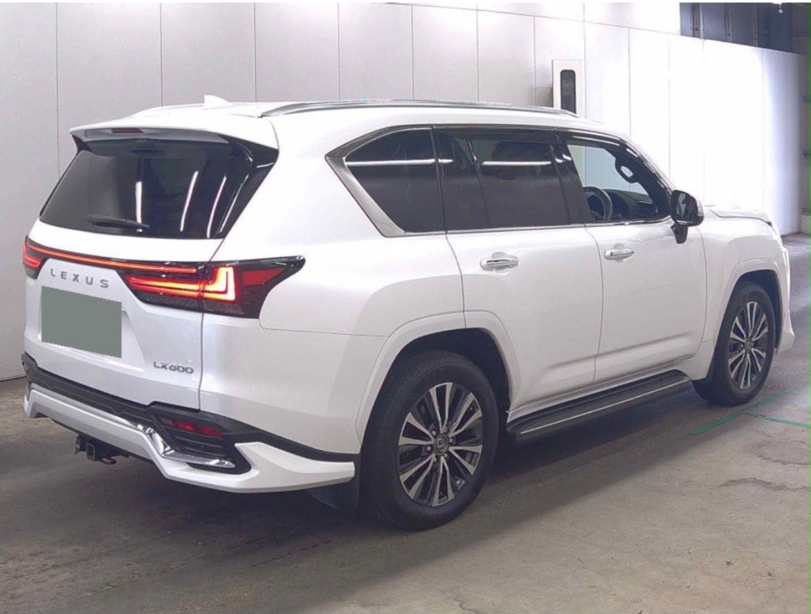 Vehicle photo 2