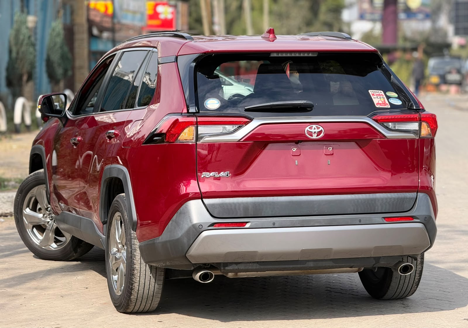 Vehicle photo 2