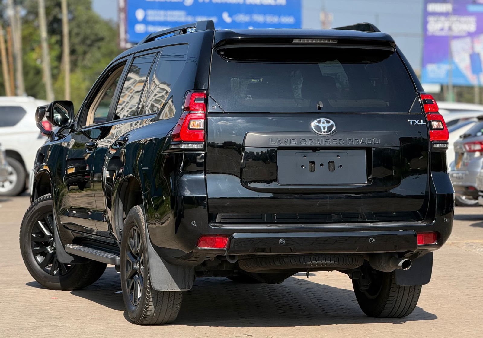 Vehicle photo 2