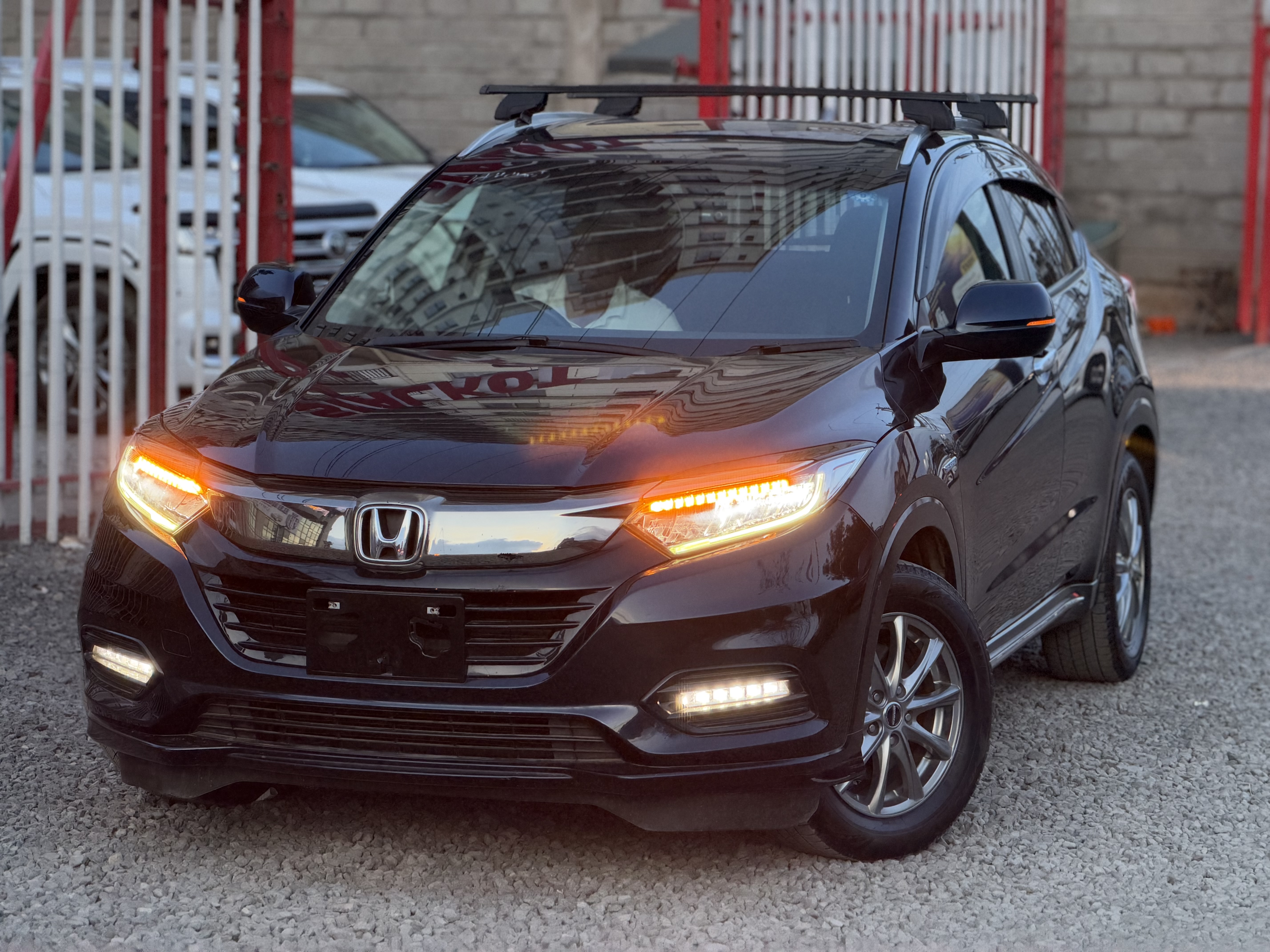 Vehicle photo 3