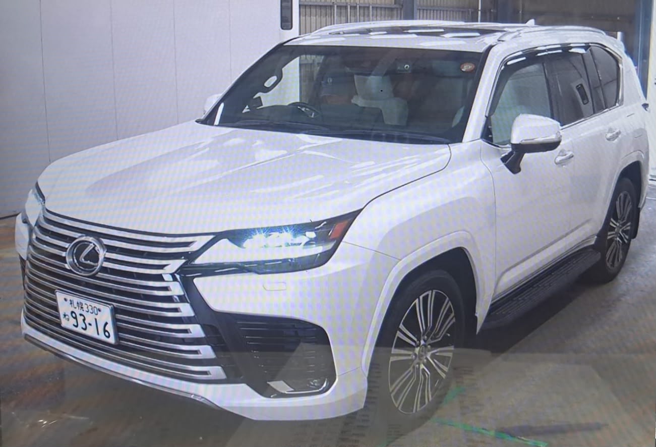 LEXUS LX600