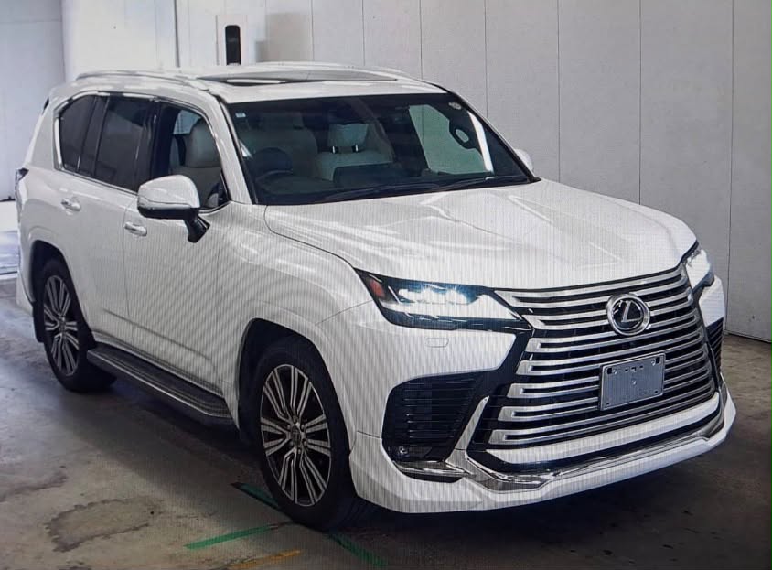LEXUS LX600