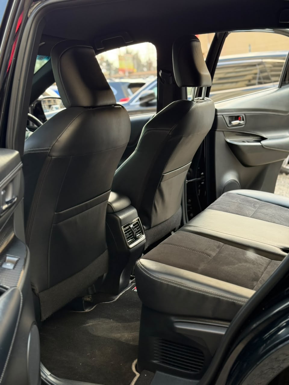 Vehicle photo 7