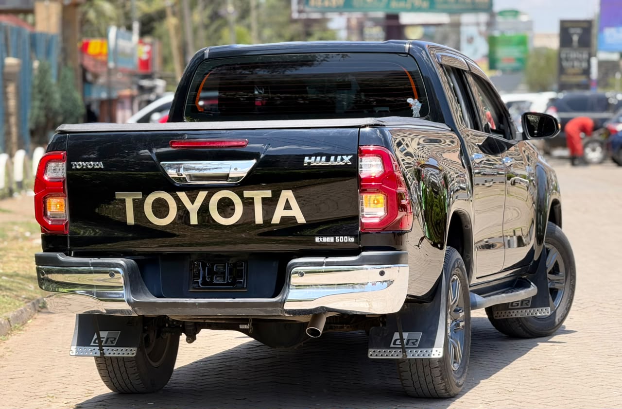 Vehicle photo 4