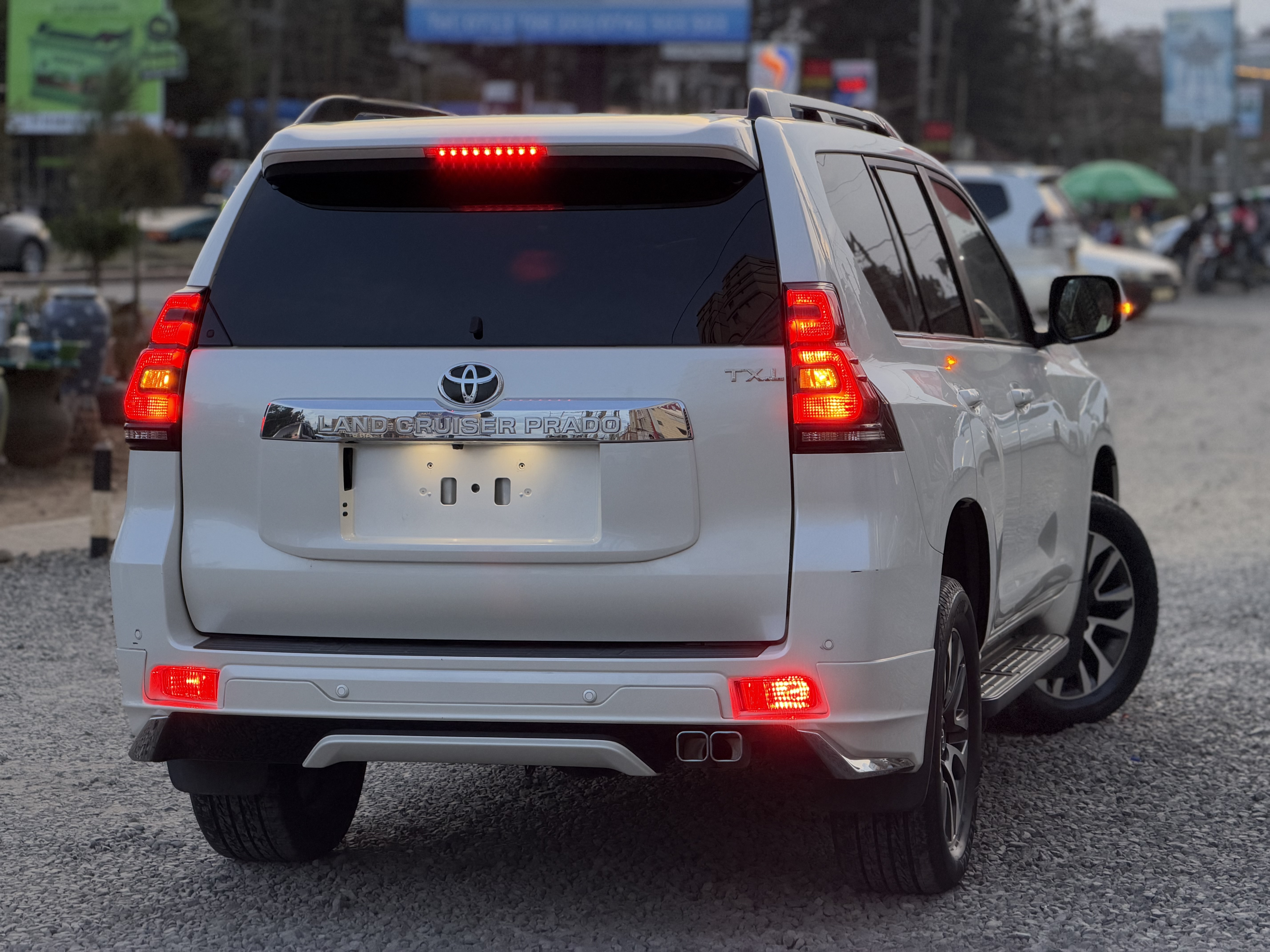 Vehicle photo 2