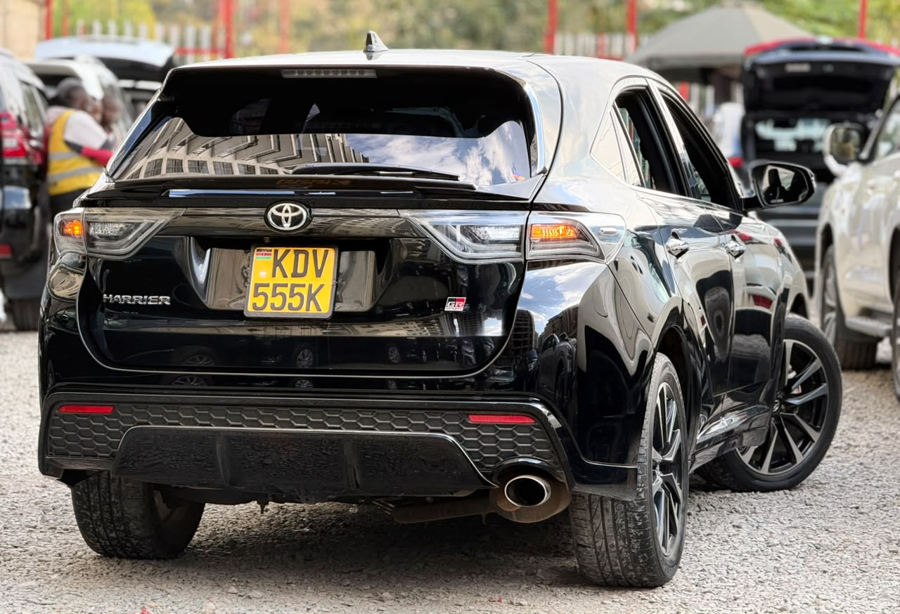 Vehicle photo 4