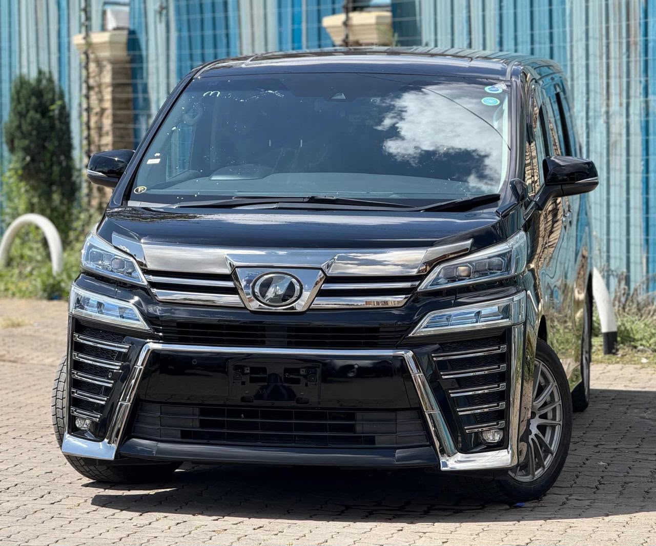 Vehicle photo 3