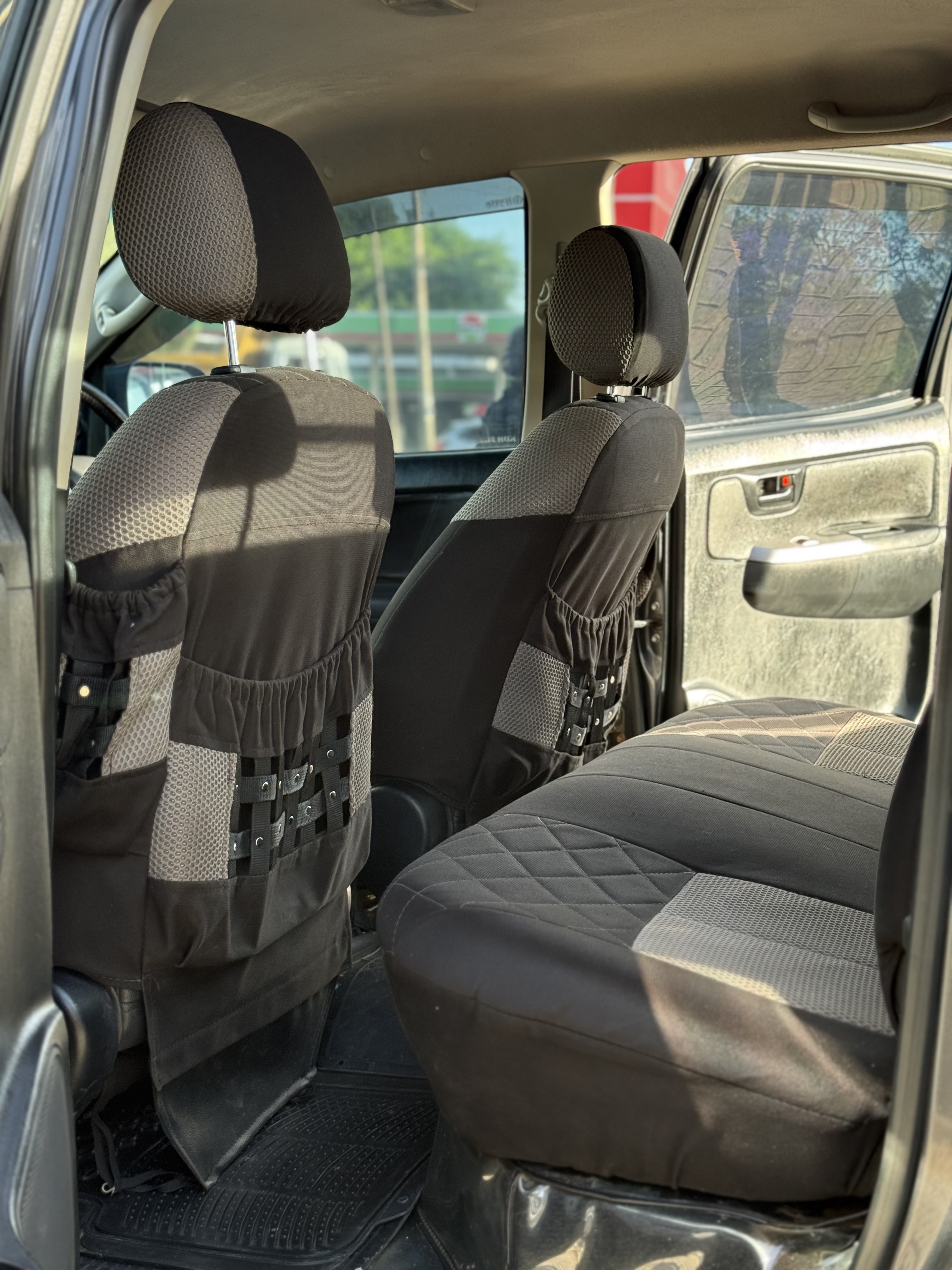 Vehicle photo 6
