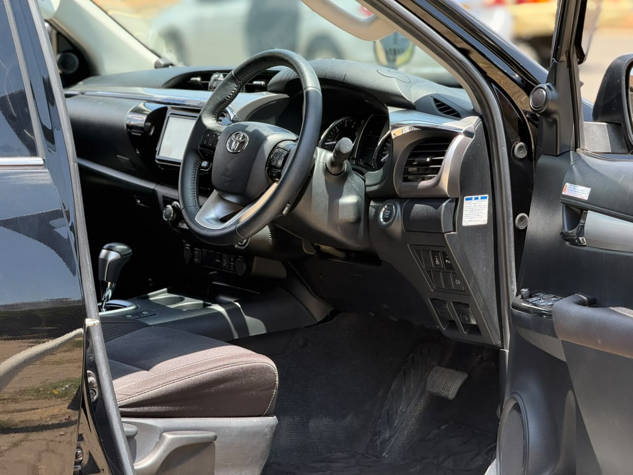 Vehicle photo 5