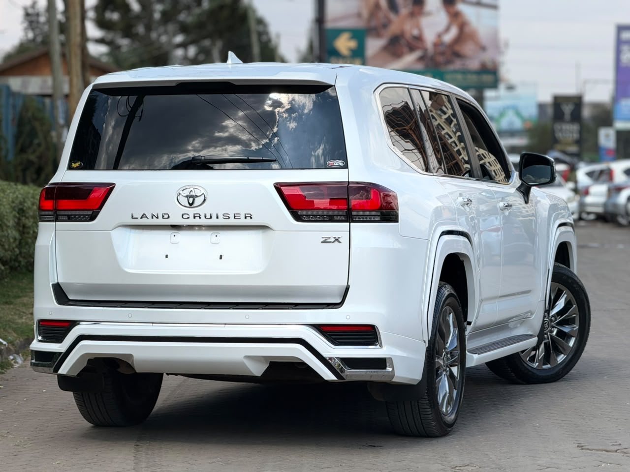Vehicle photo 2