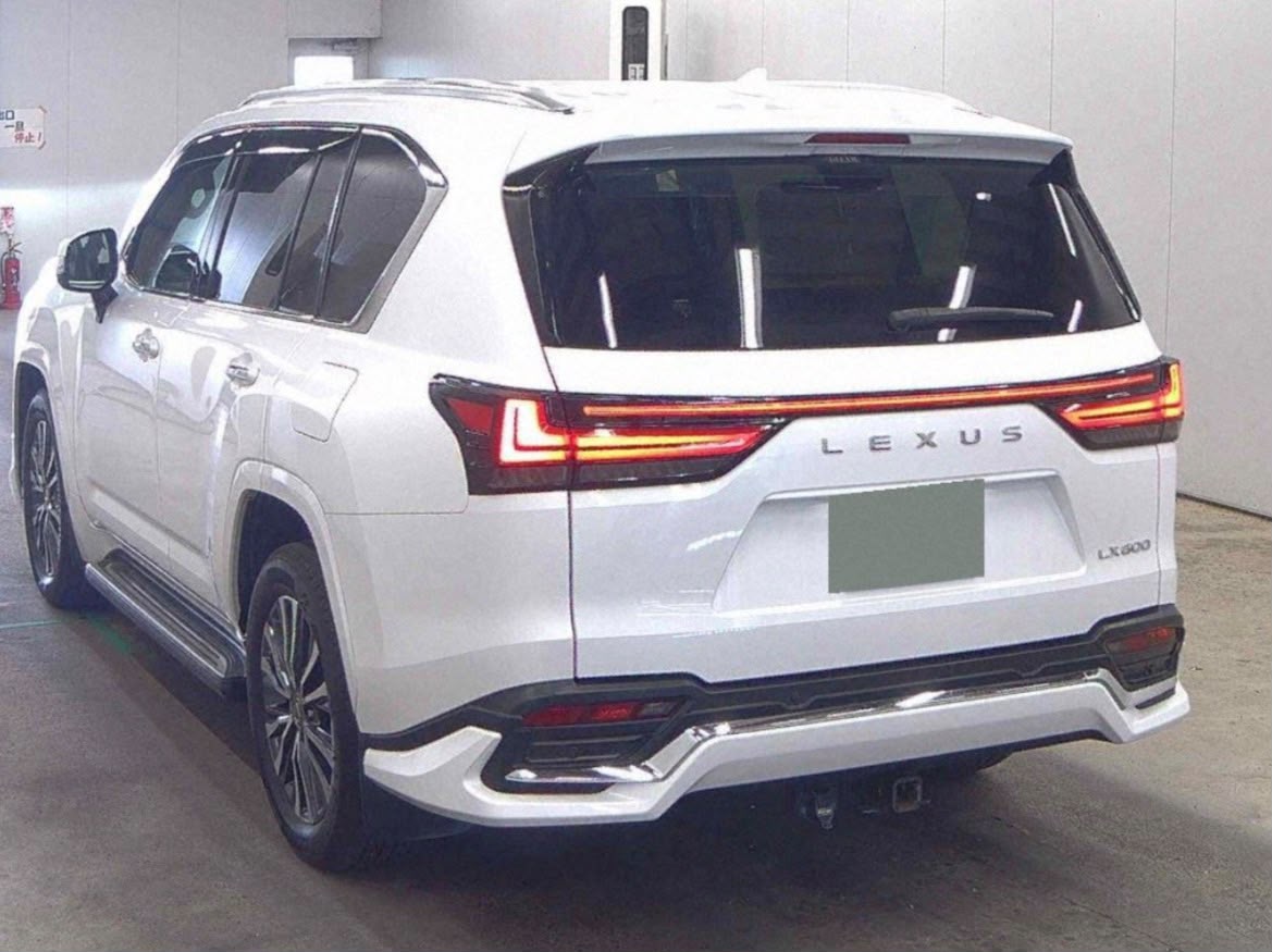 Vehicle photo 4
