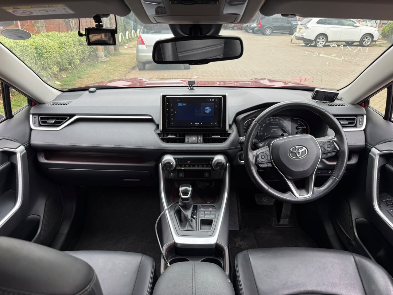Vehicle photo 8